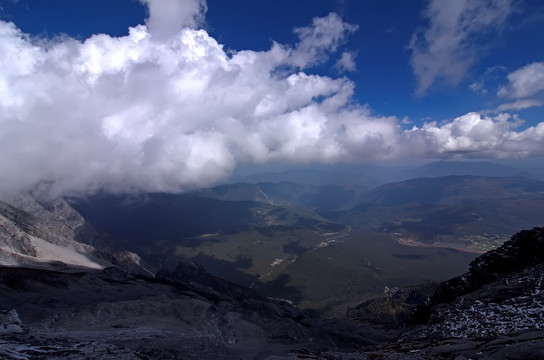 丽江玉龙雪山山顶鸟瞰图