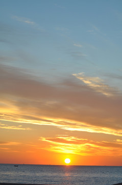 海上日出