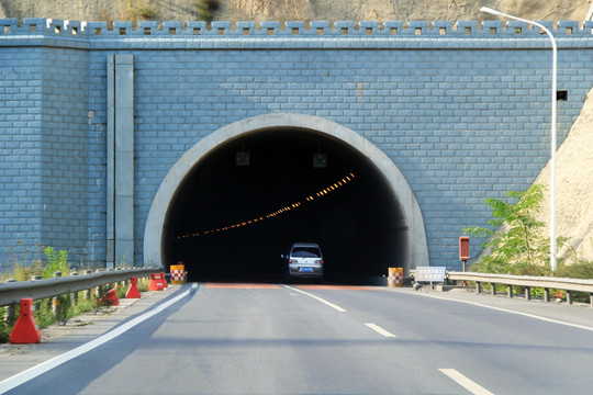 高速路隧道