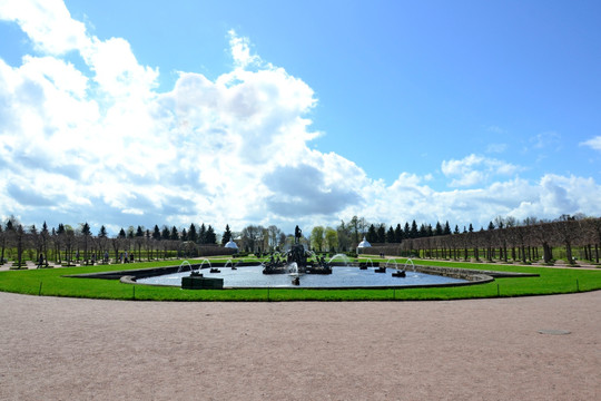 俄罗斯夏宫花园