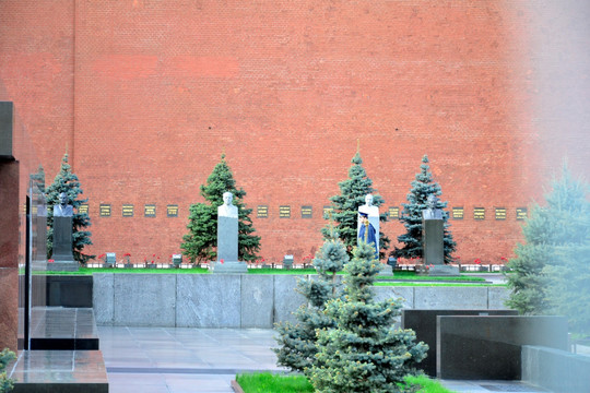 莫斯科红墙下名人墓