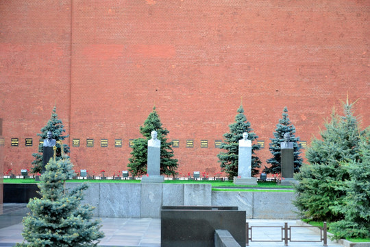 莫斯科红墙下名人墓