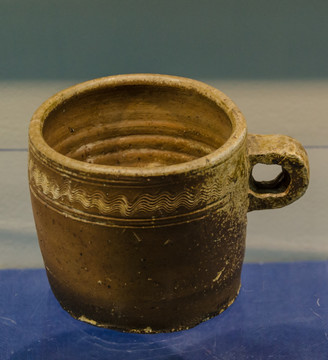 汉代硬陶把杯 古代茶具