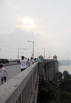 武汉长江大桥桥头