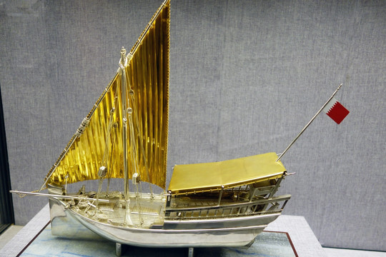 镀金银帆船模型