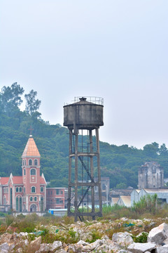废弃水塔