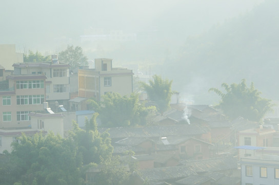 云雾山村