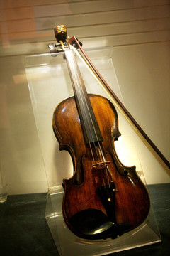 手提琴乐器