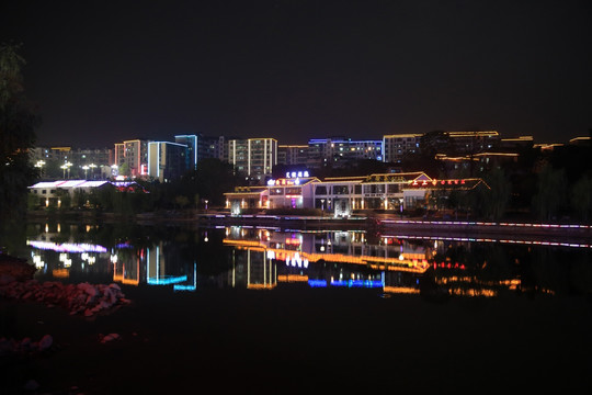 朝阳湖夜景