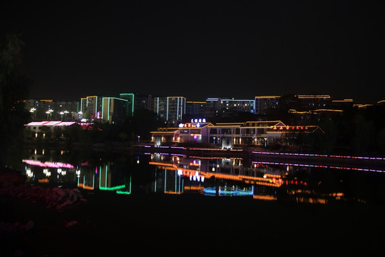 朝阳湖夜景