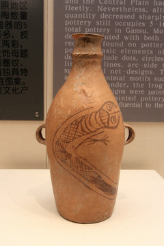 鲵鱼纹彩陶瓶