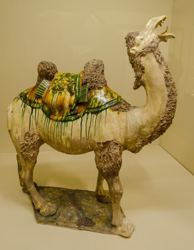 唐三彩釉陶载物骆驼