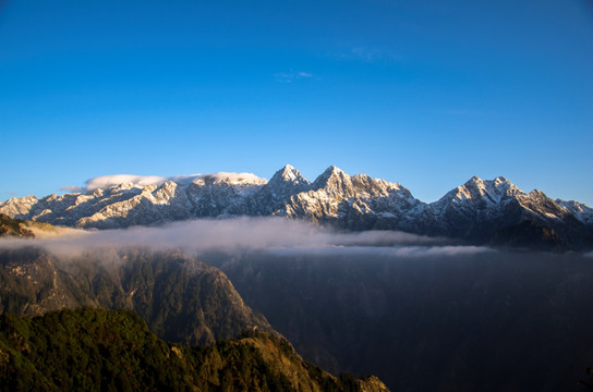 雪山日出