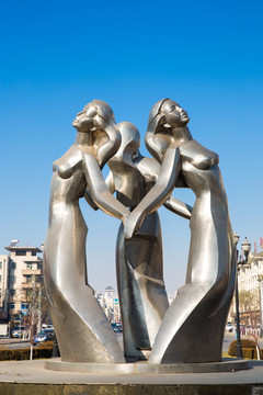 三个姑娘 城市雕塑