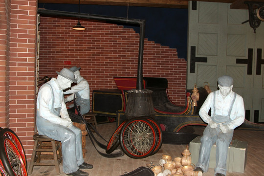19世纪初汽车工人蜡像
