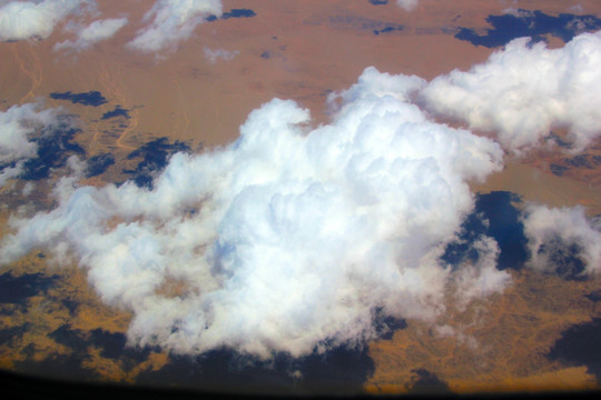 高空俯瞰大地云彩云层白云云朵