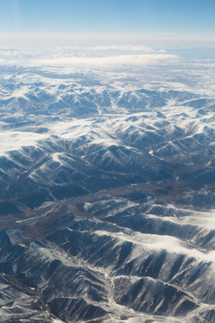 山丘 积雪