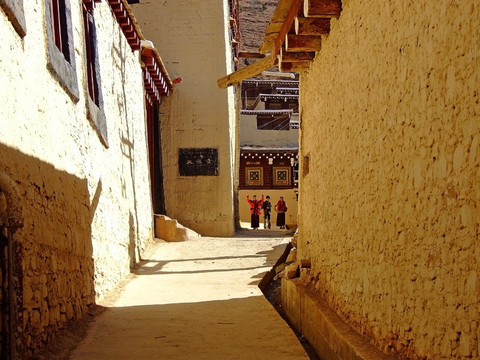 藏族民居的外墙