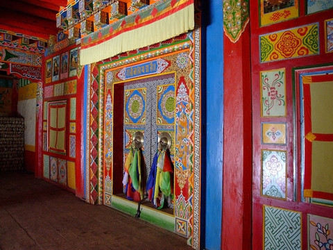 藏族寺庙内部装饰