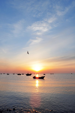 海上日出