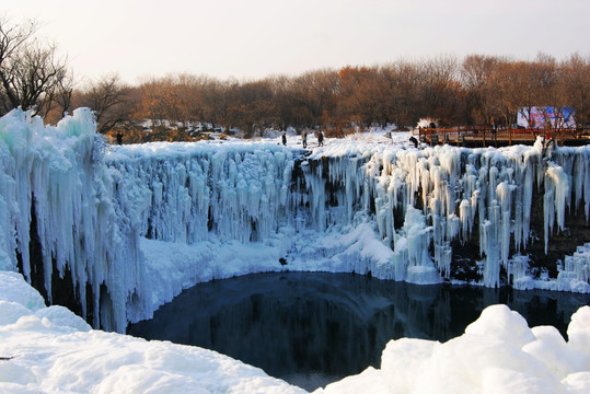 镜泊湖冬季冰瀑布