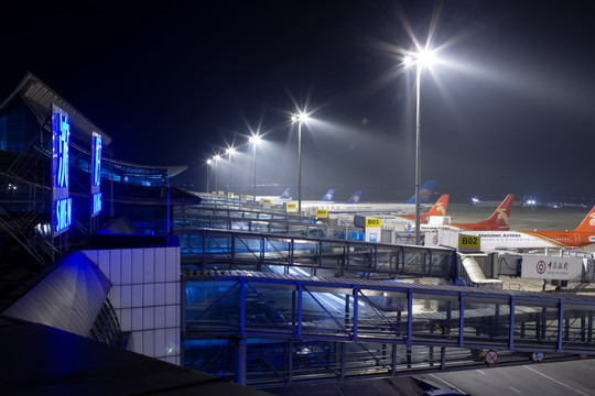 沈阳机场机坪夜景