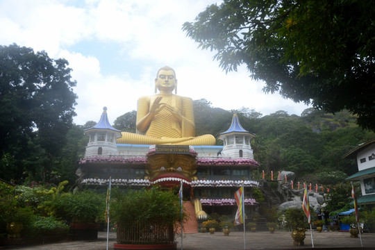 斯里兰卡丹布勒金庙佛像
