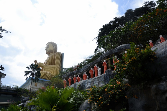 斯里兰卡丹布勒金庙佛像