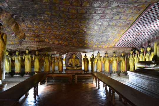 斯里兰卡丹布勒佛窟寺庙佛像
