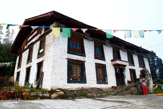 西藏民居旅馆外景屋子