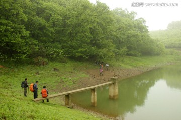 在风雨中行走