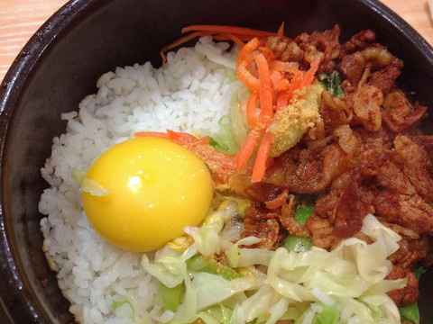 韩式牛肉砂锅饭