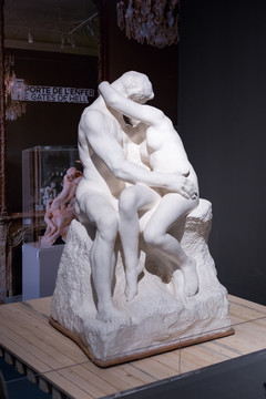 罗丹雕塑 吻