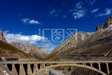 新疆山脉公路