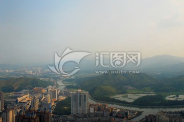 深圳罗湖口岸和香港东铁线俯拍