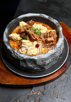 石锅豆腐炖大肠