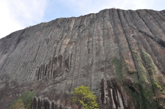 陡峭的武夷山峭壁