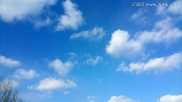 蓝天和白云的景色