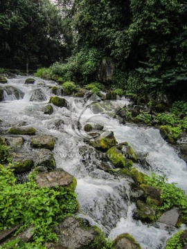 腾冲黑鱼河 黑鱼河巨泉