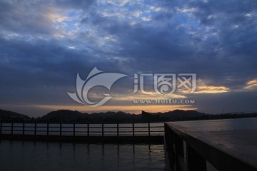 长沙梅溪湖夕阳晚霞