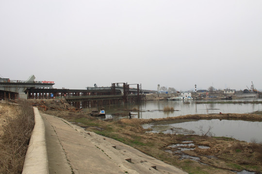 派河大桥建设