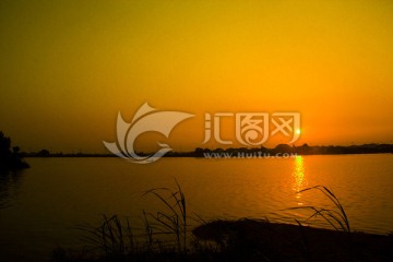 长沙千龙湖湿地度假村日落夕阳