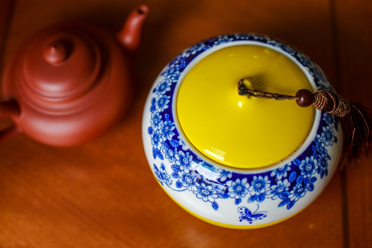 茶罐青花瓷茶叶罐
