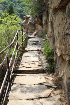 山间栈道