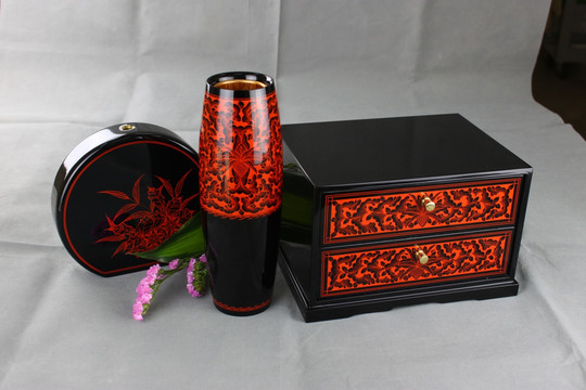 日本漆器首饰盒花瓶