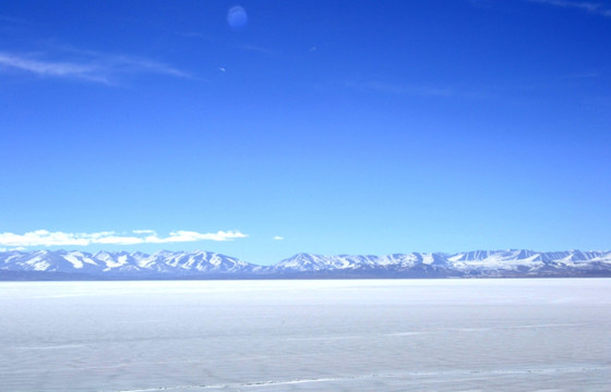 西藏风光 冰封的湖面