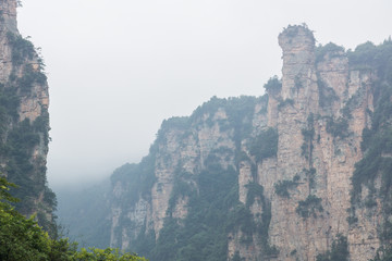 张家界云雾山川图