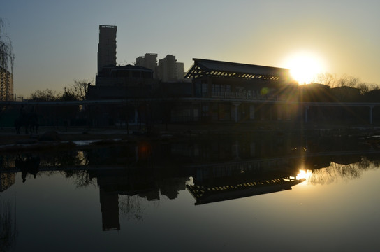 曲江池畔的日出