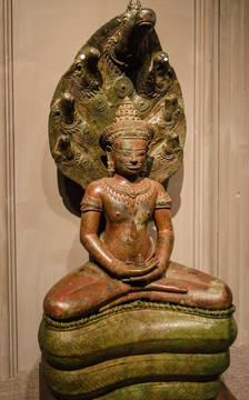 坐于那迦龙身的佛陀 吴哥时期