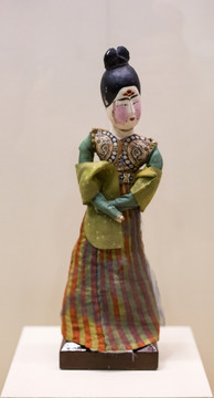 木身锦衣裙仕女俑 唐代女俑